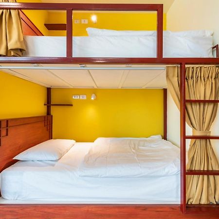 Scala Hostel Банкок Екстериор снимка